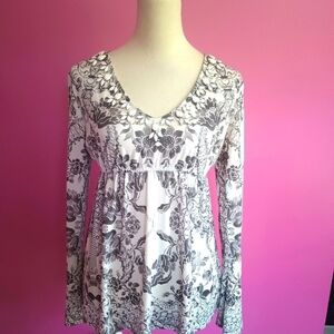 Boston Proper Ladies White & Gray Bohemian V-neck Blouse (Size Small)